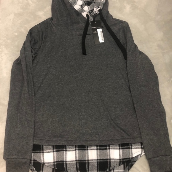 DJT Women’s Funnel neck check contrast pullover - Picture 2 of 6